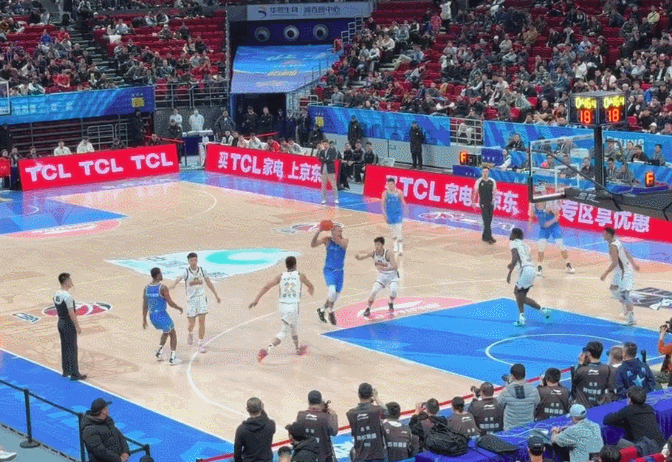 云开官网-北京送四川24连败！周琦4中4砍11+7 麦基首秀12+6+3低开高走秀暴扣|卡迪姆赛|方硕|贝利|陈盈骏|贾维尔-麦基_新浪体育_新浪新闻