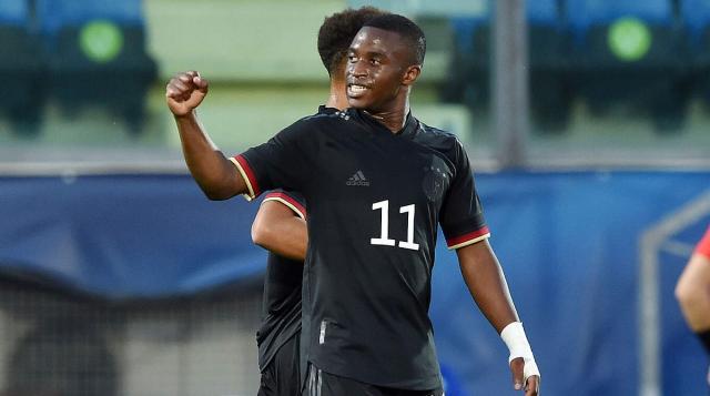 下载开云-推迟近半年的U21队首秀，穆科科用新纪录走出困境