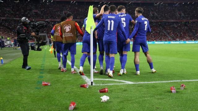 yunkai官网-三狮四球回击种族主义！索氏英格兰更勇敢更强大