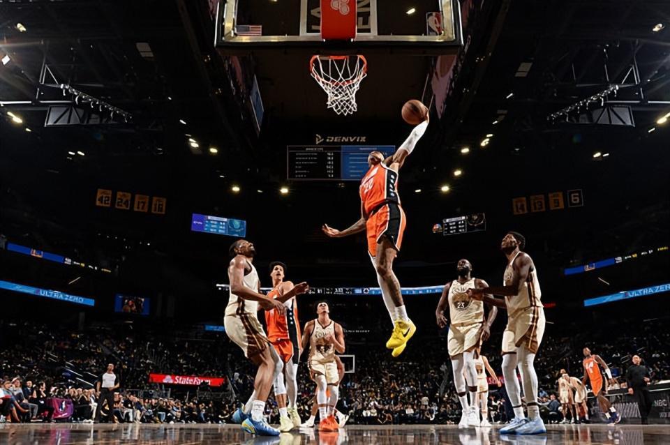 云开体育-明明状态如此出色，快船为什么不给侧翼新星多些出手机会呢？